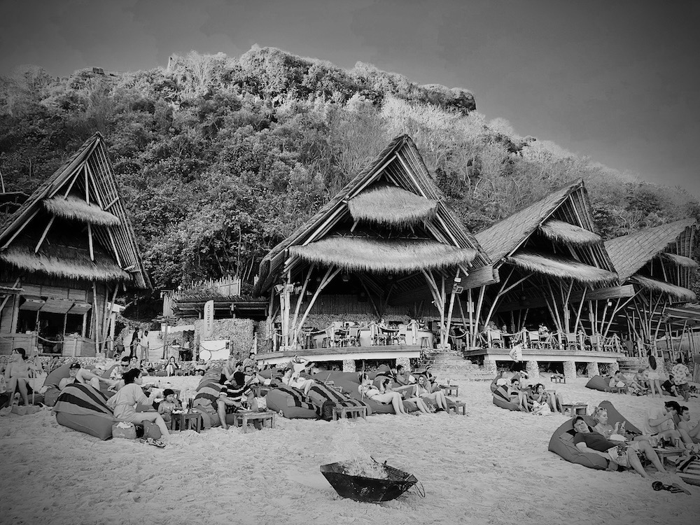 Sundays Beach Club Review (2024): Bali’s Best Beach Experience